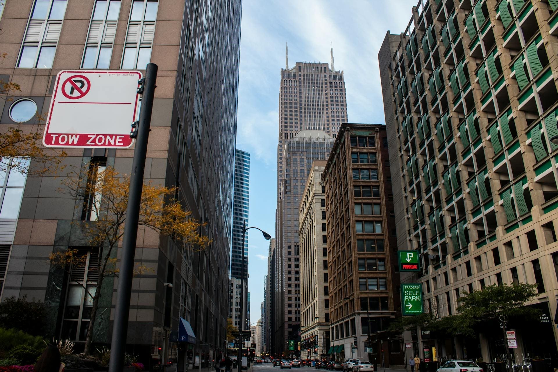 A photo of Franklin Street in Chicago with the Franklin Center in the background.