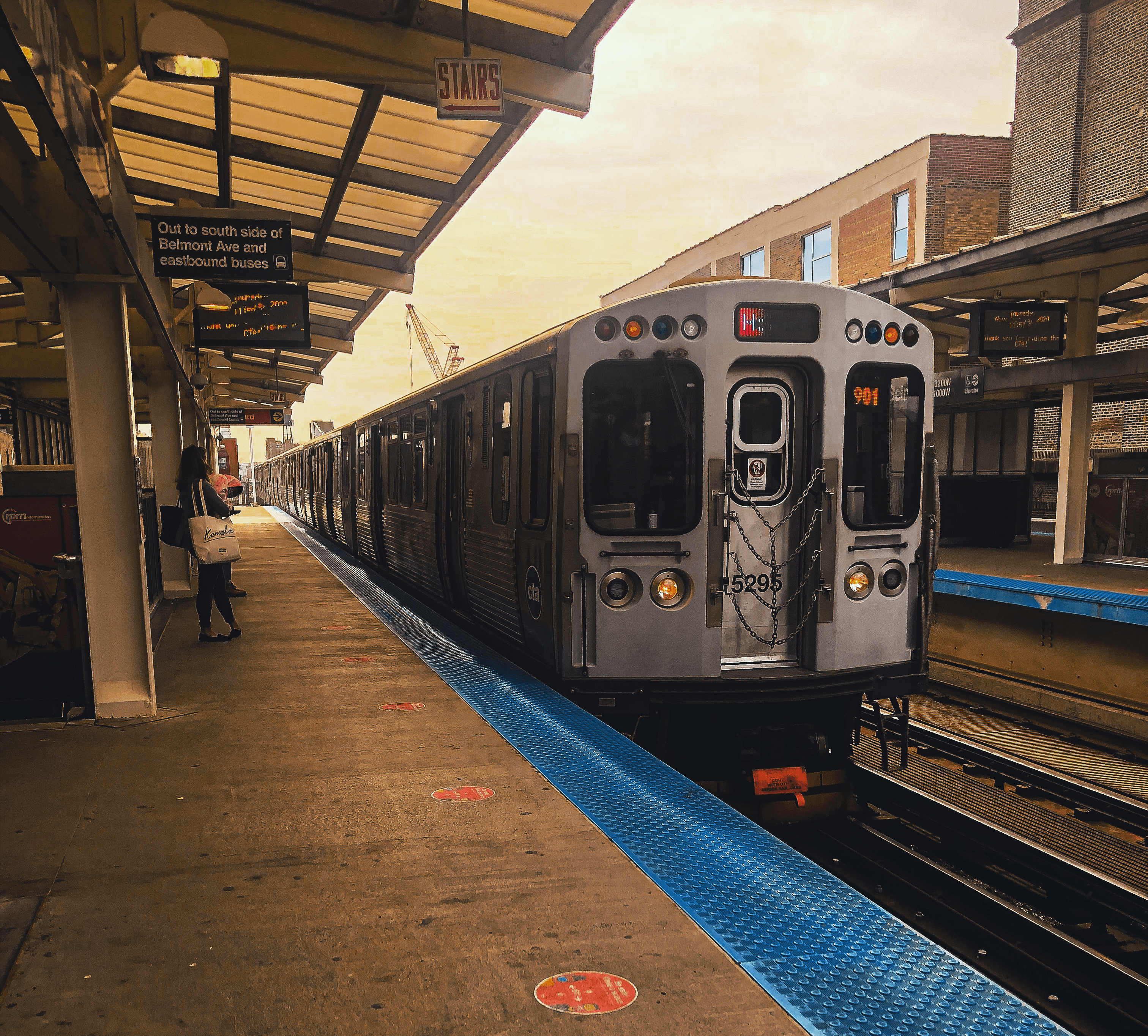 An image of a Red Line train in Chicago.